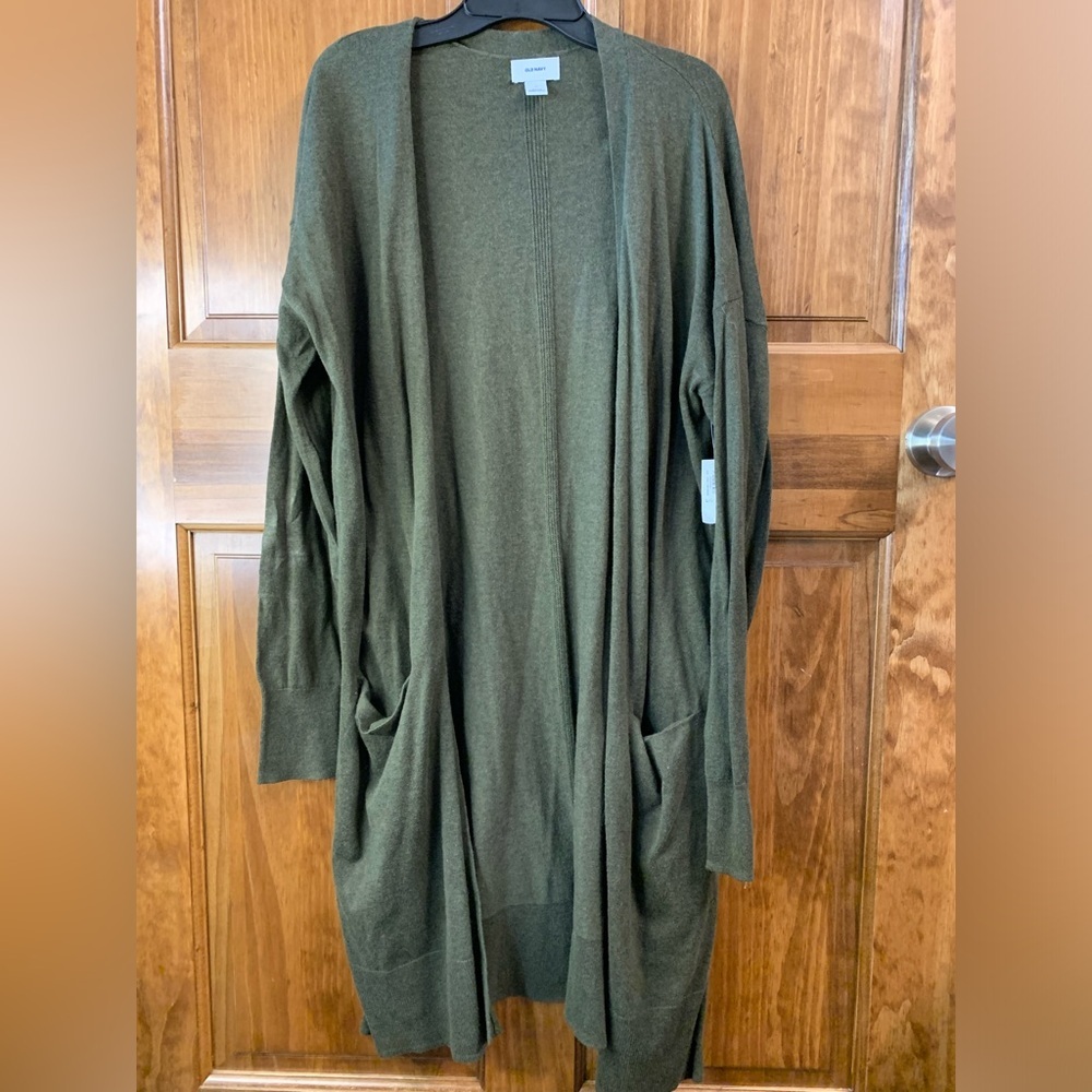 Women’s Old Navy olive green long sleeve open cardigan sweater in size Large